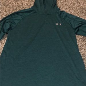 Men’s under armour light material hoodie